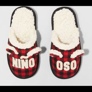 Boys Niño Oso (boy bear) Buffalo pattern slippers
